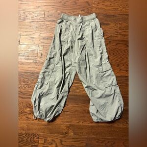 Daily practice Free People Movement Sage Green Parachute Pants women’s size XS